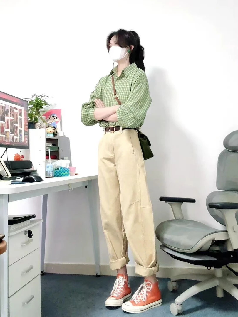 2025秋季新款多巴胺绿色翻领长袖衬衫薄款外套小衫女百搭直筒裤