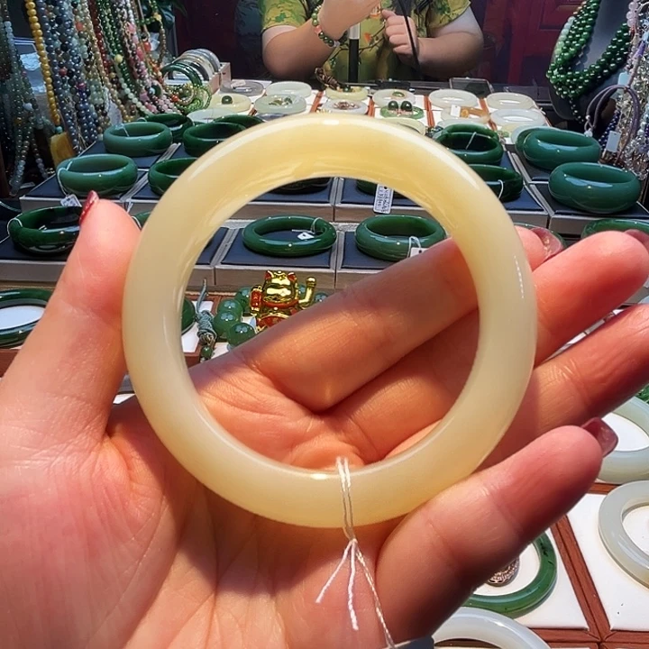 和田玉手镯未镶嵌新疆且末黄口59圈口