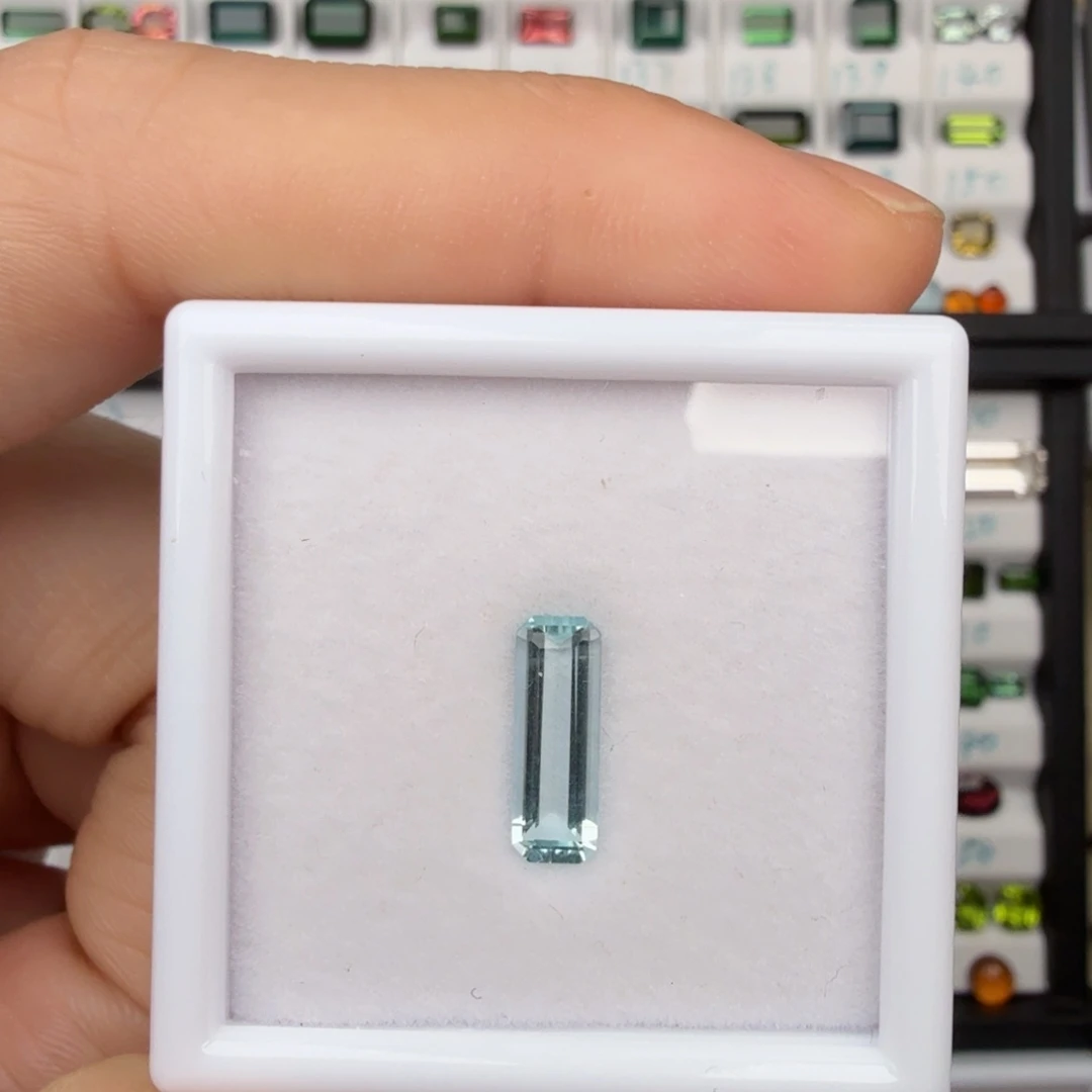 裸石海蓝宝石天然纯净无瑕 1.38ct