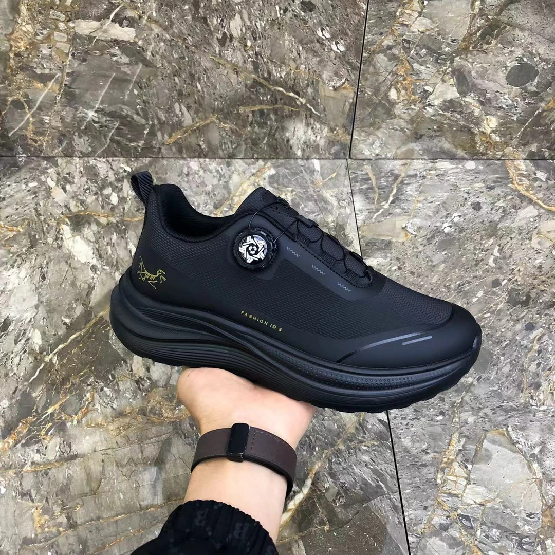 秋冬休闲男鞋2025新款纽扣轻便软底皮面平跟舒适运动休闲男鞋