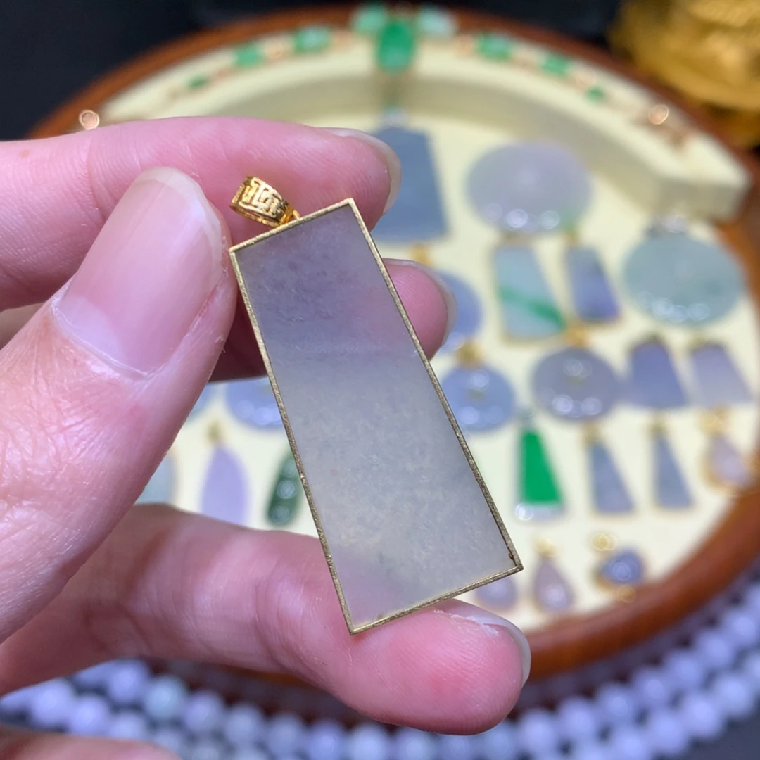 翡翠吊坠(不含链)18K金镶嵌