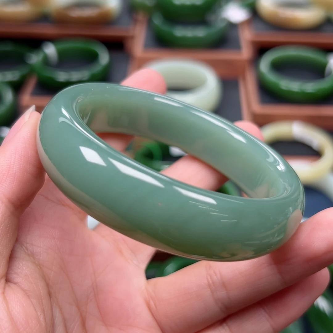 未镶嵌手镯和田玉（碧玉）
