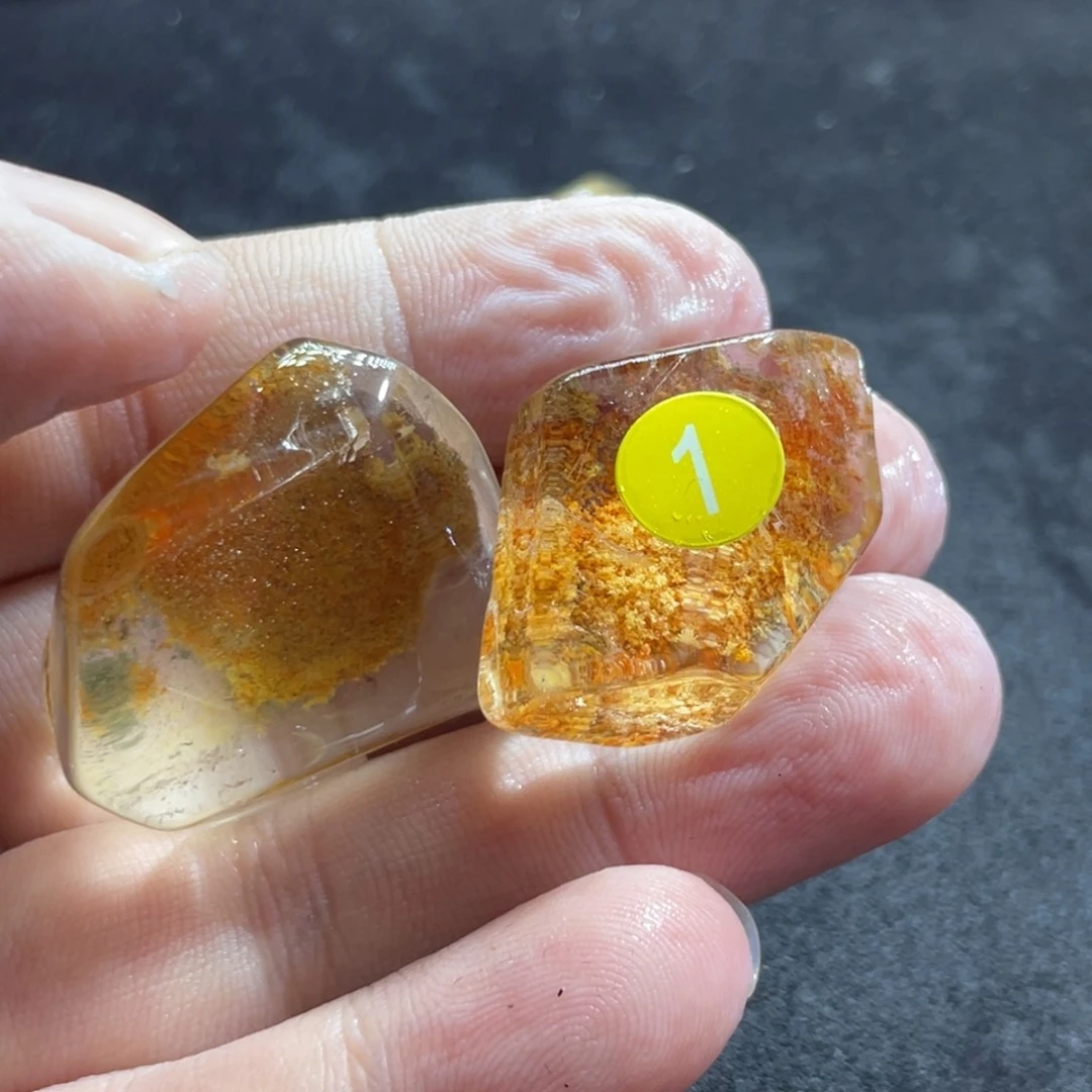 未镶嵌吊坠(赠链)水晶三****司