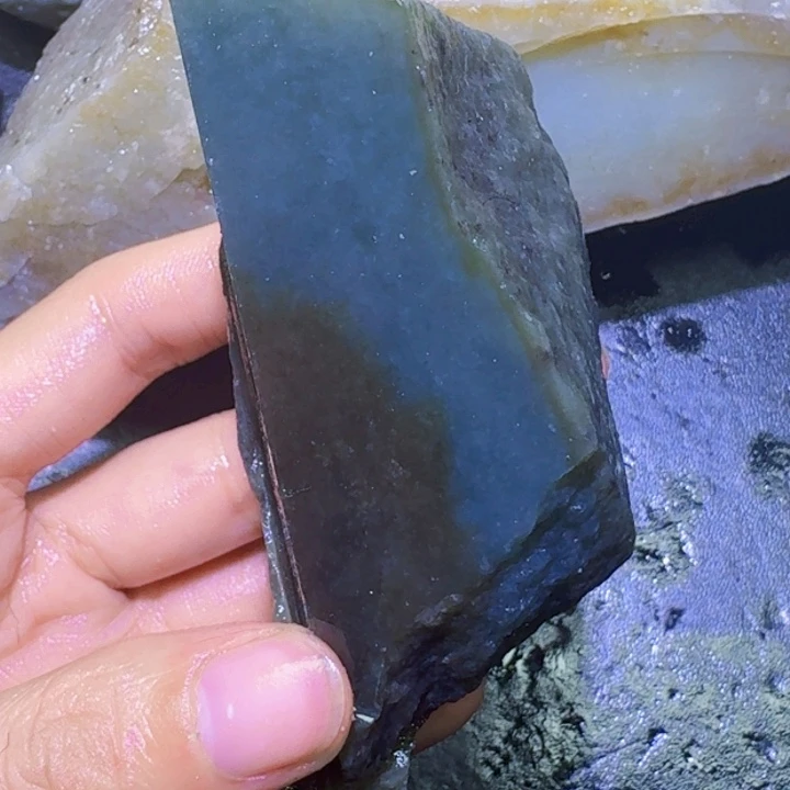 和田玉未镶嵌珠宝半成品