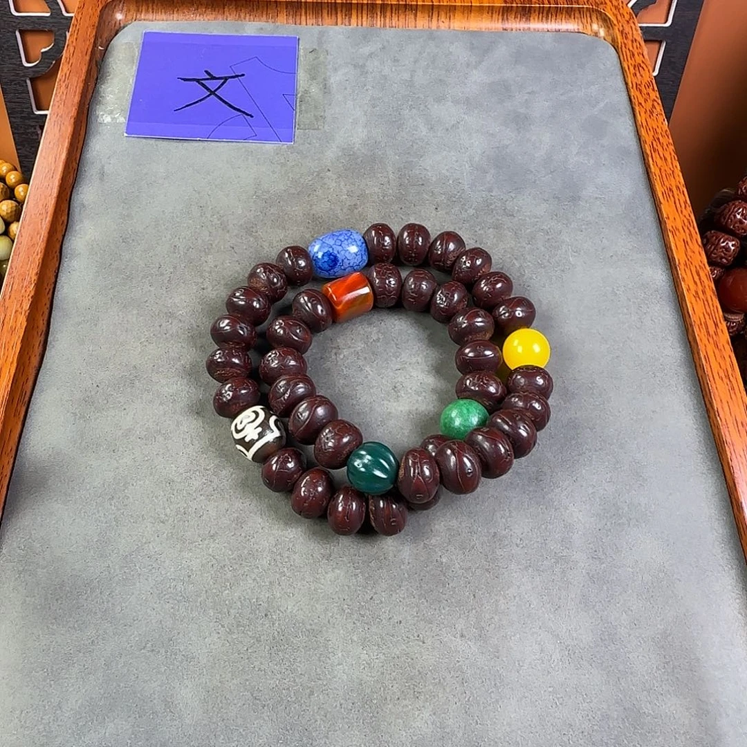 凤眼菩提吊坠手持