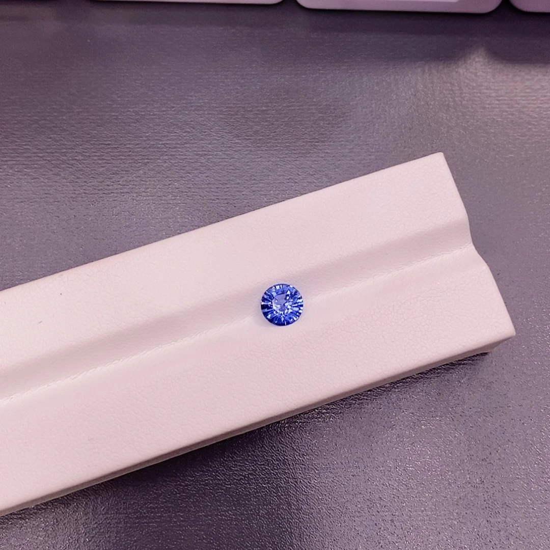 裸石蓝宝石1.08克拉 圆6.5mm