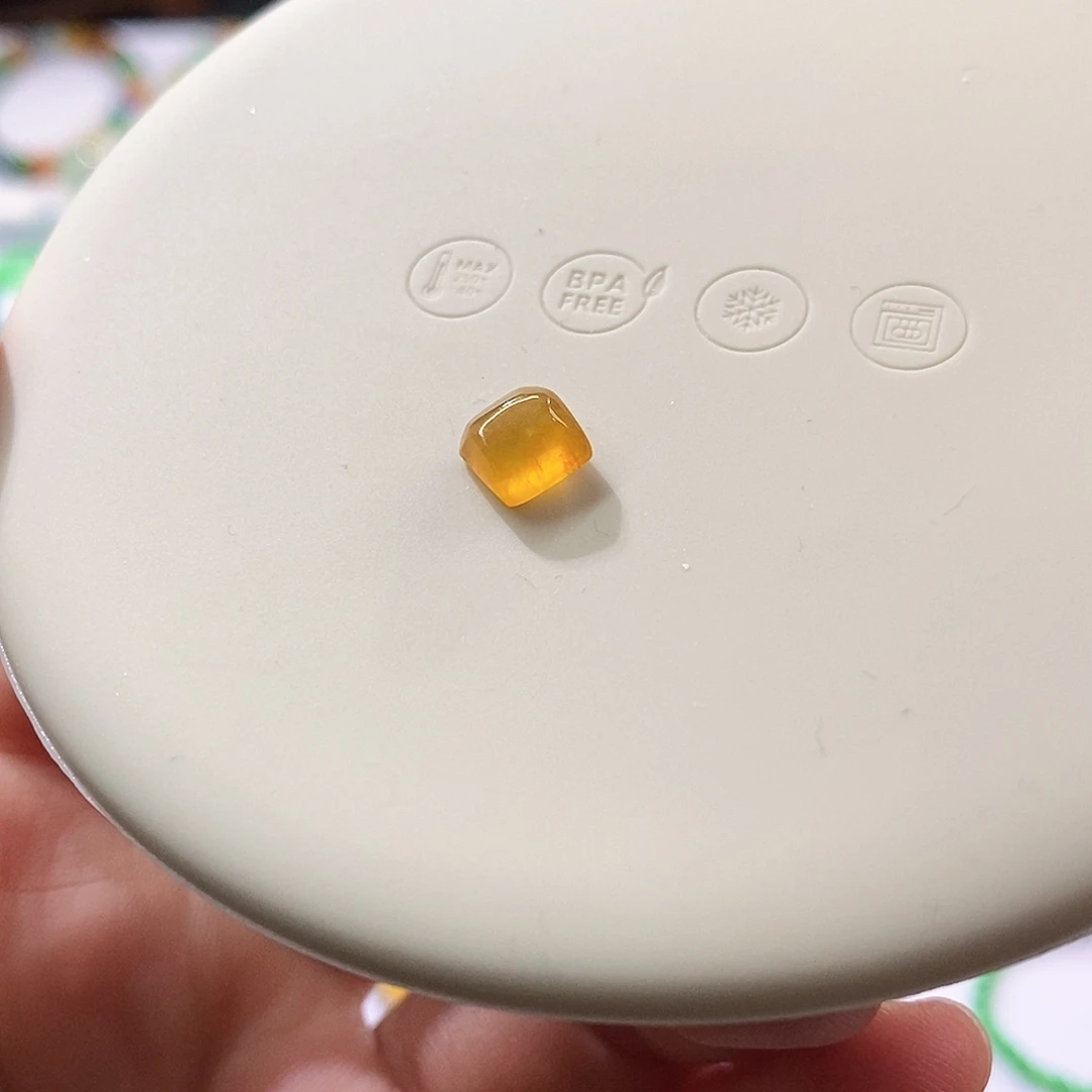 翡翠裸石高冰黄翡随行