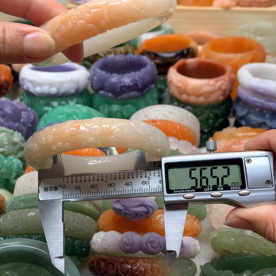 未镶嵌手镯石英质玉