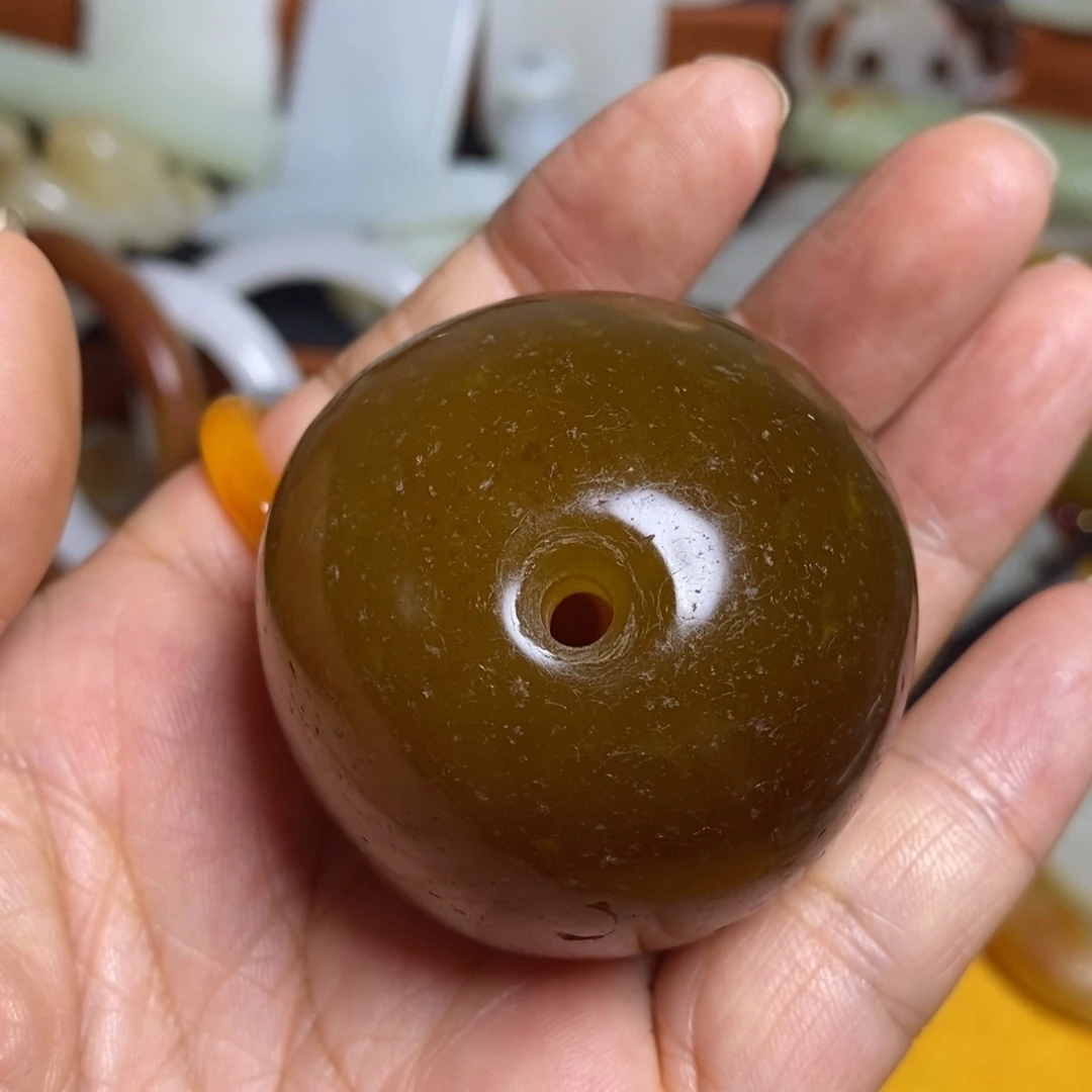 颈饰未镶嵌和田玉（糖玉）