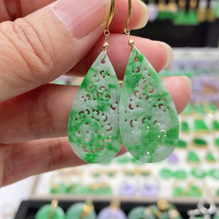 翡翠18K金镶嵌耳饰