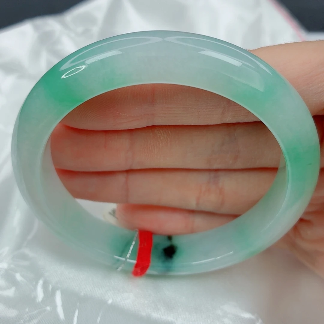 翡翠未镶嵌手镯56正圈，细条胶润甜阳绿，性价比高，细纹，040