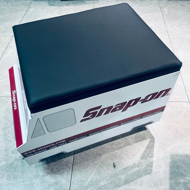 实耐宝汽车工作便携式家用收纳箱工作凳