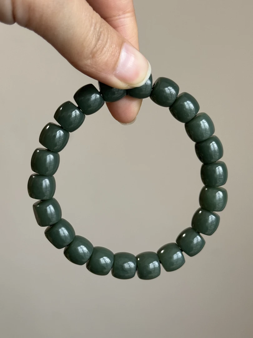 天然和田玉沙枣青带皮手工直切手串