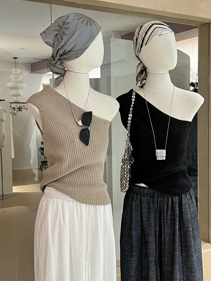 斜肩高级感针织上衣女2025年夏季网红洋气休闲外穿时尚百搭修身