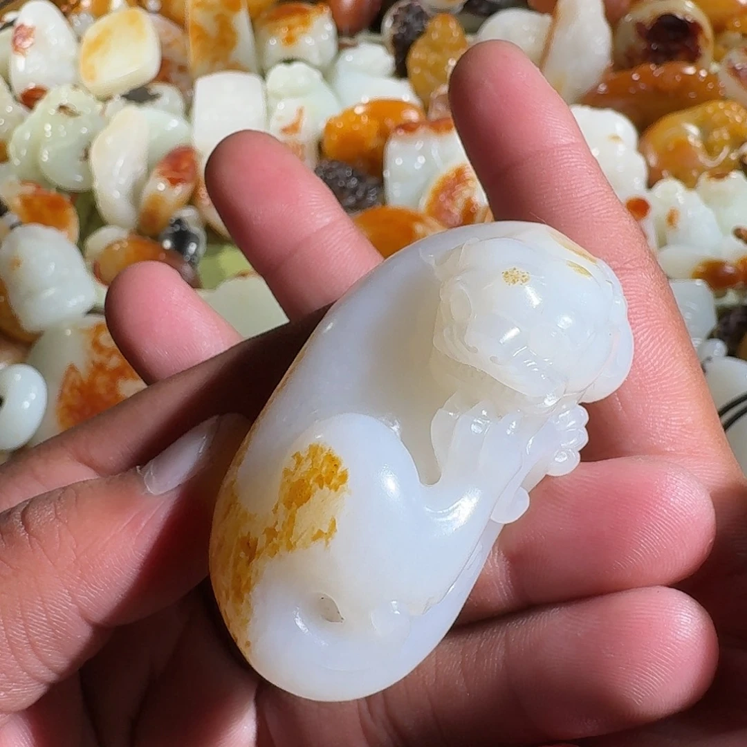 南***房和田玉未镶嵌挂件