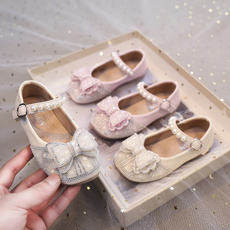 女童小皮鞋2025年春夏新款水钻水晶珍珠蝴蝶结公主鞋小女孩演出鞋