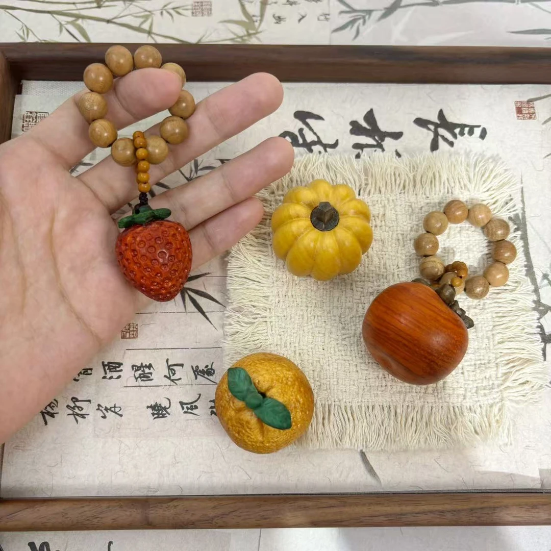 木质雕刻水果手把件手工治愈可爱平安小手捻
