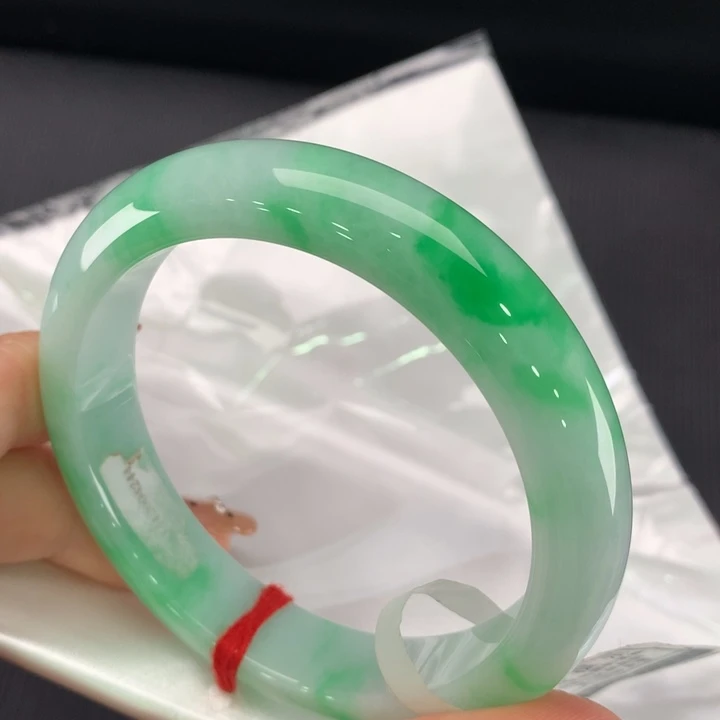 翡翠手镯未镶嵌正圈57
