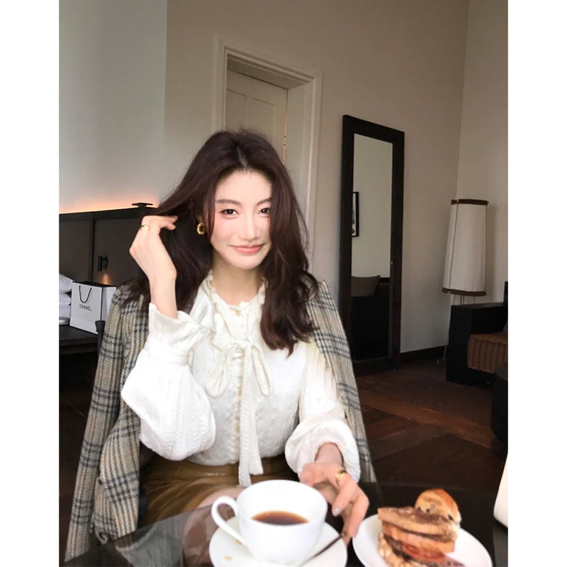 【ALONE SAVOR】龍喜儿蝶花恋 秋季小香风蕾丝边小衫衬衫J250