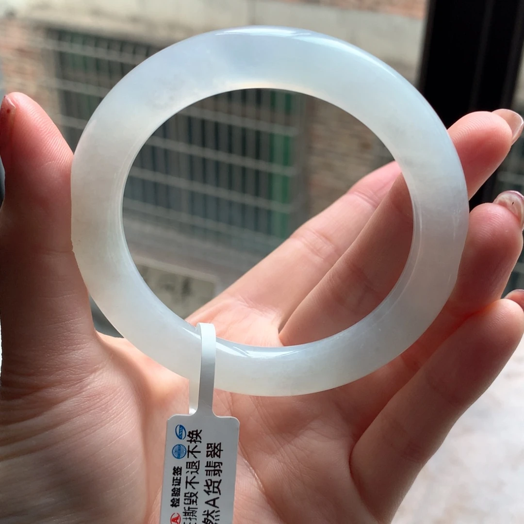 翡翠手镯未镶嵌白冰胖圆