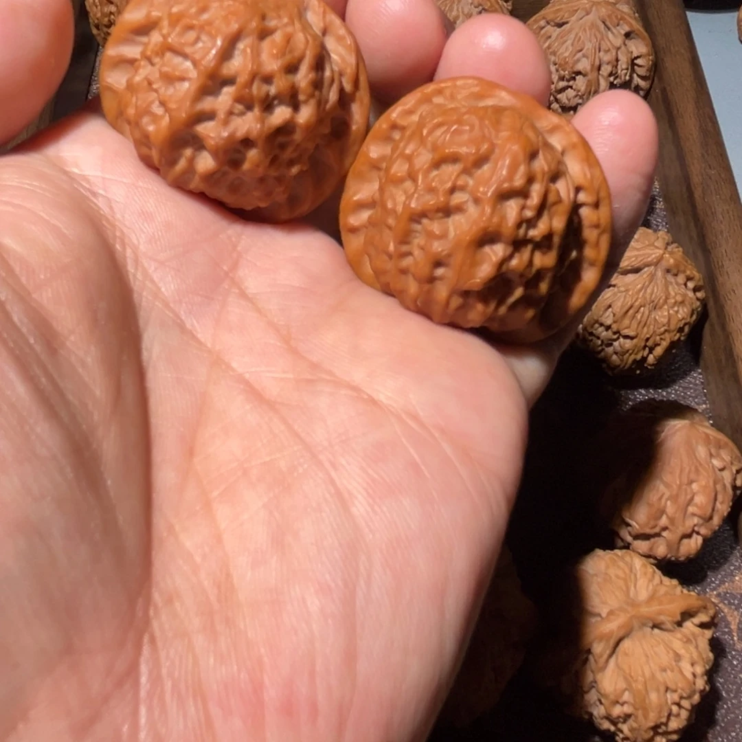 是***子瑞麟文玩核桃瓷娃娃微修