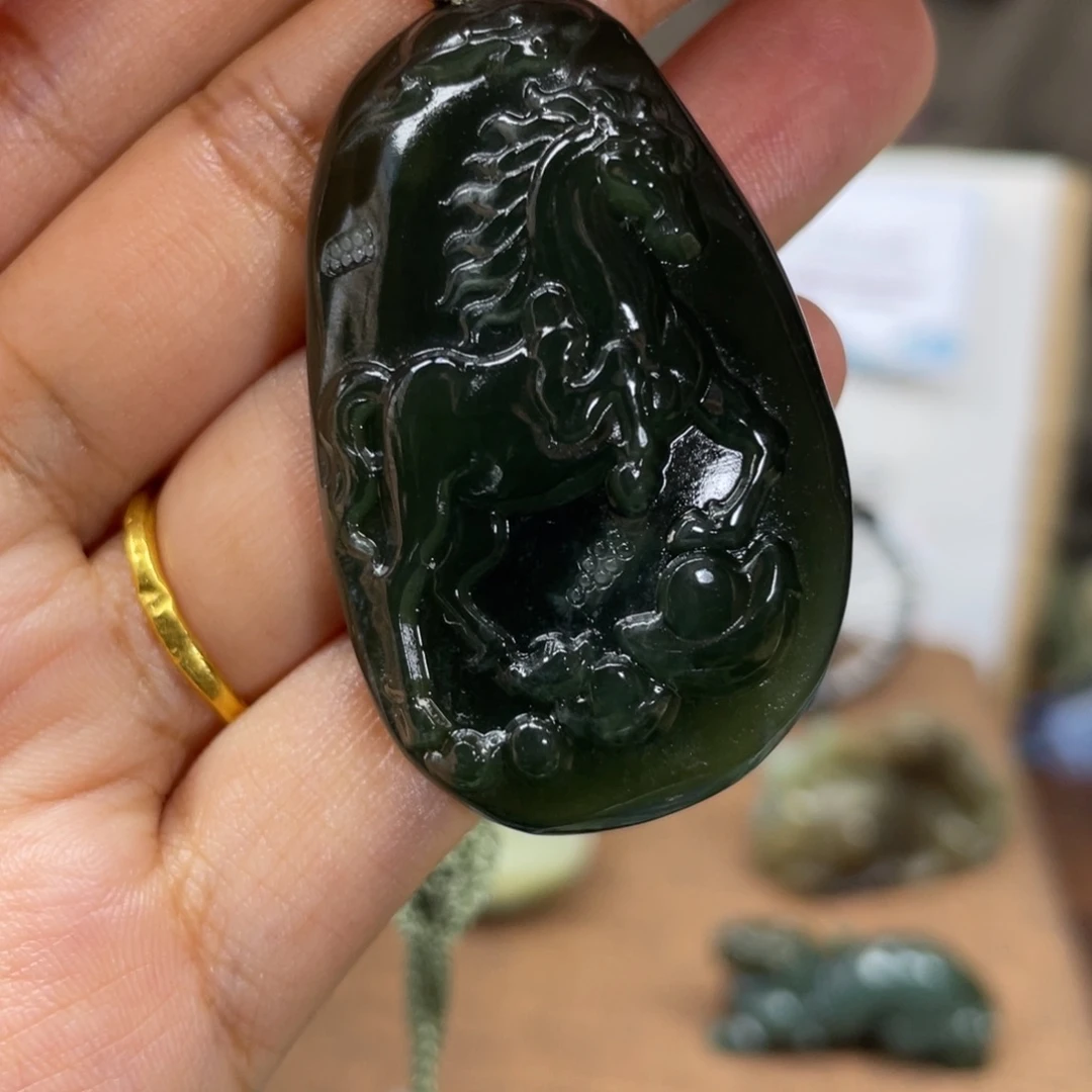 初***凰和田玉未镶嵌颈饰