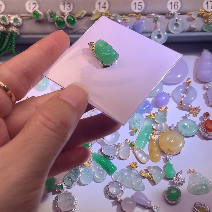 翡翠未镶嵌挂件11