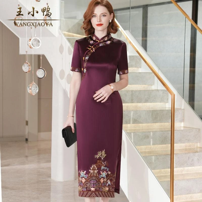 王小鸭品牌春旗袍改良版连衣裙女新手工刺绣轻款婚礼妈妈礼服端庄