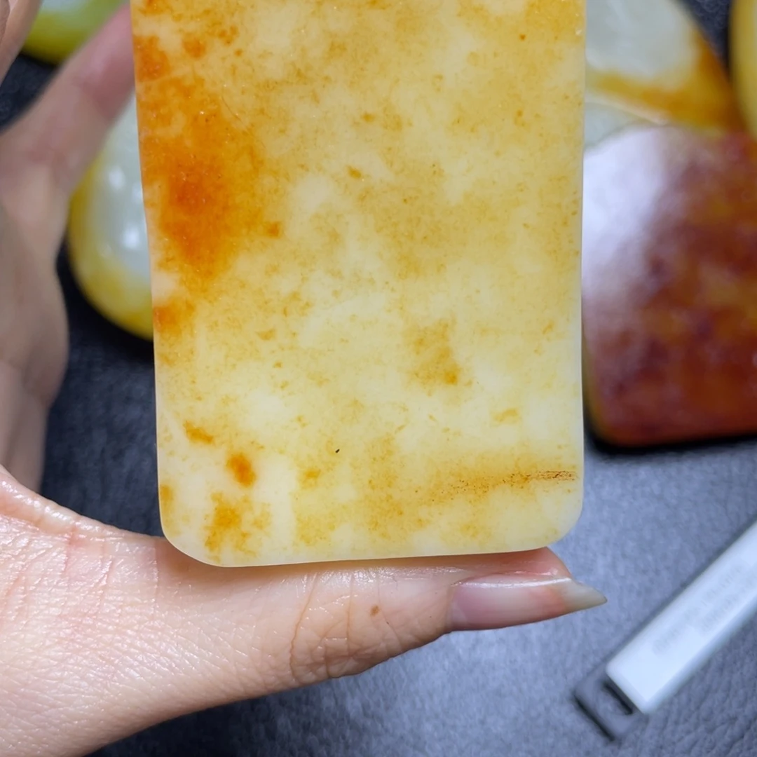 艾***^和田玉未镶嵌颈饰