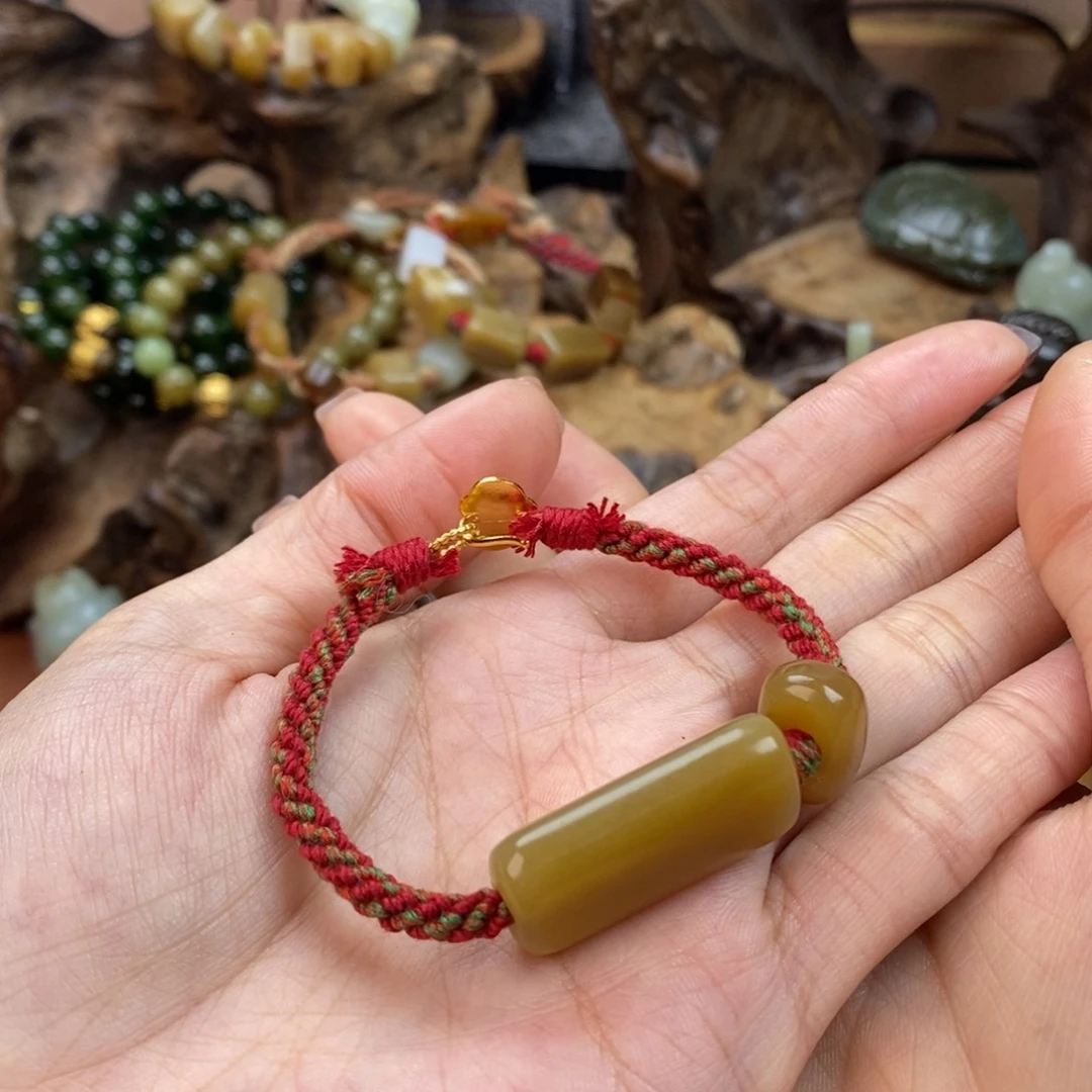 J***e和田玉（糖玉）未镶嵌颈饰