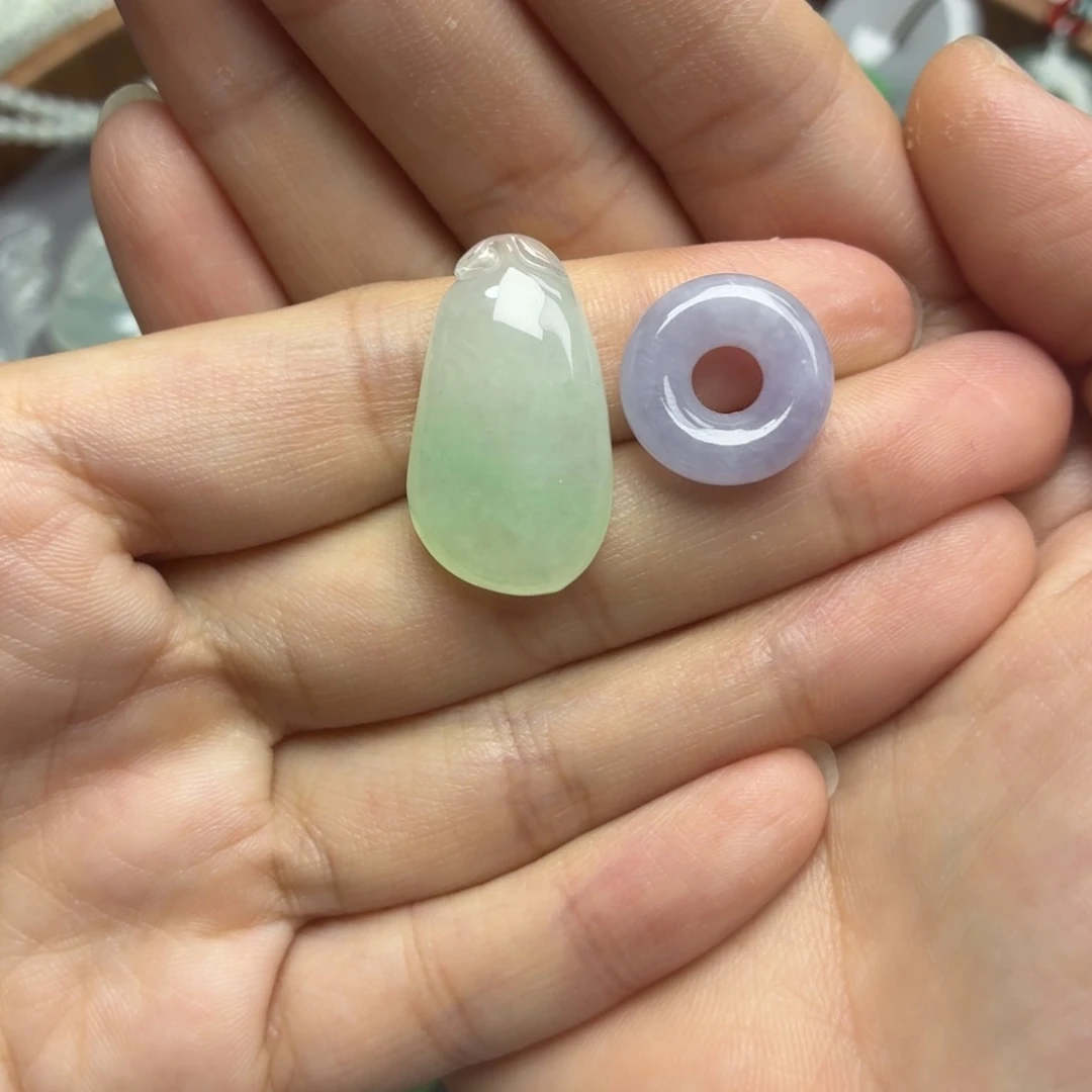 若***翡翠未镶嵌颈饰大福瓜紫甜甜圈