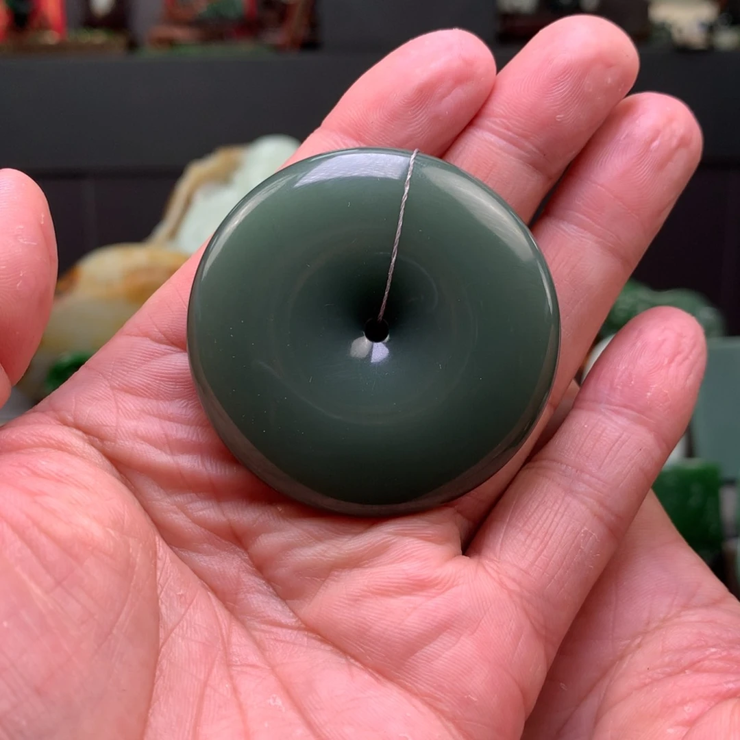 和田玉吊坠未镶嵌