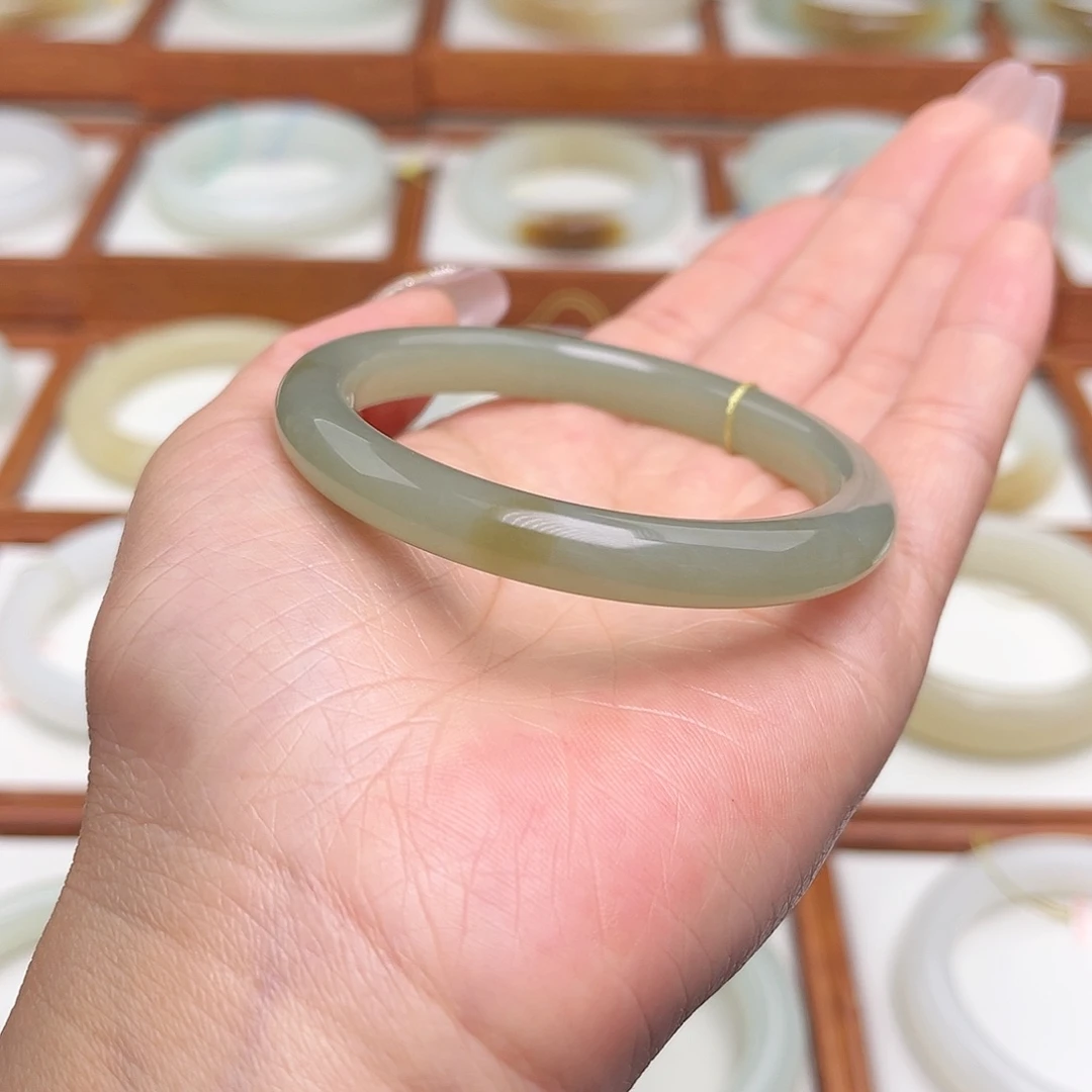 和田玉手镯未镶嵌52.8