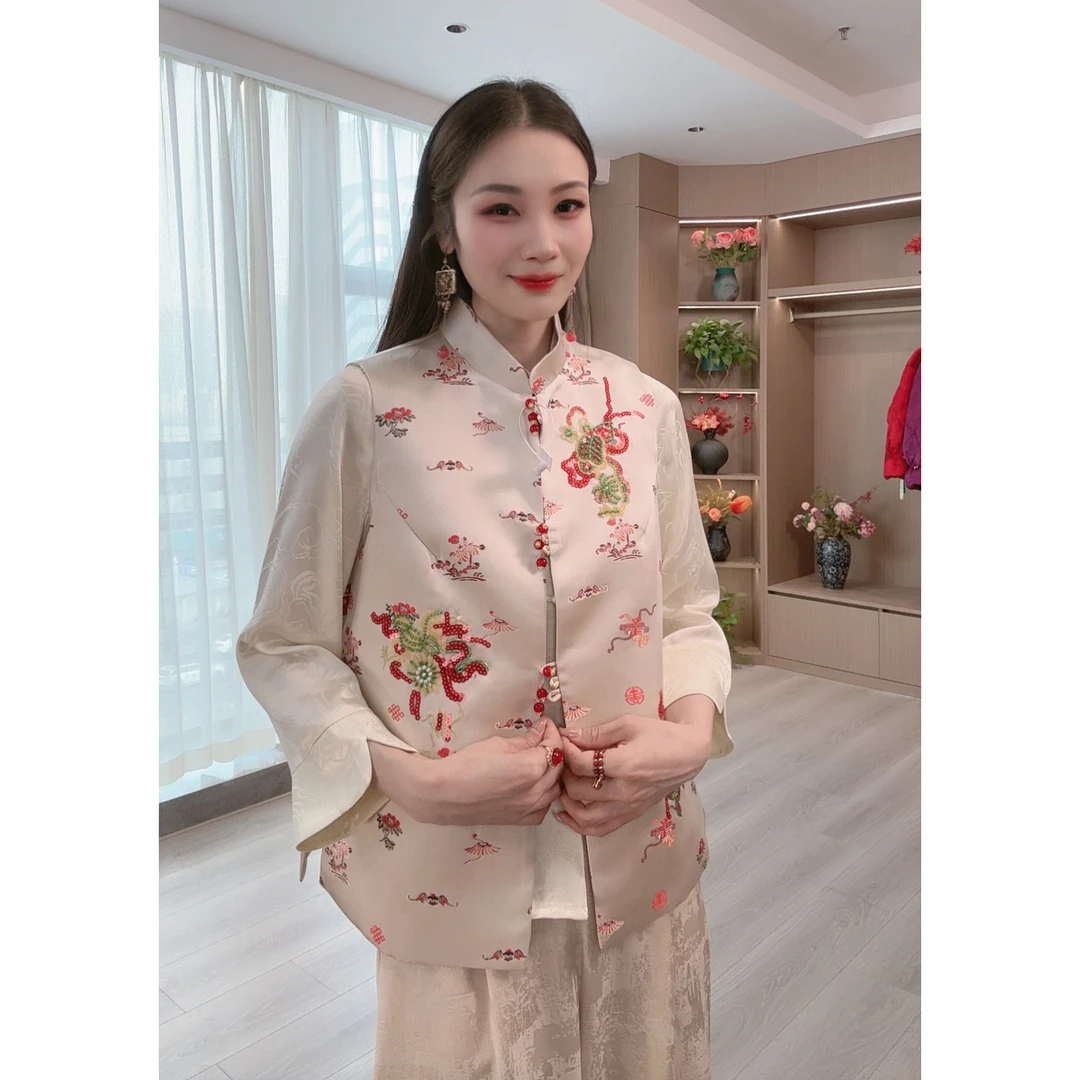 【胭芳】2025新款春季国风马甲新中式宽松立领亮片绣花女装马夹外套