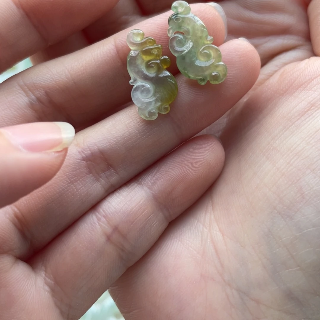 翡翠颈饰未镶嵌财****)仿古龙凤