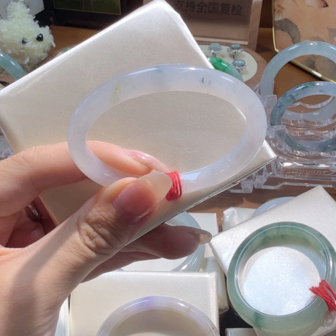 翡翠未镶嵌手镯52.5