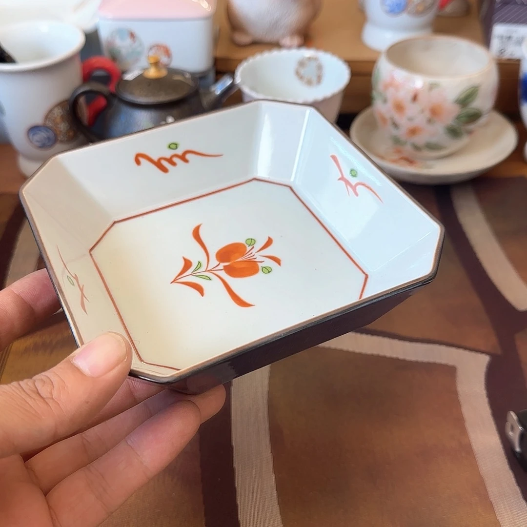 在家门口吃完早餐的