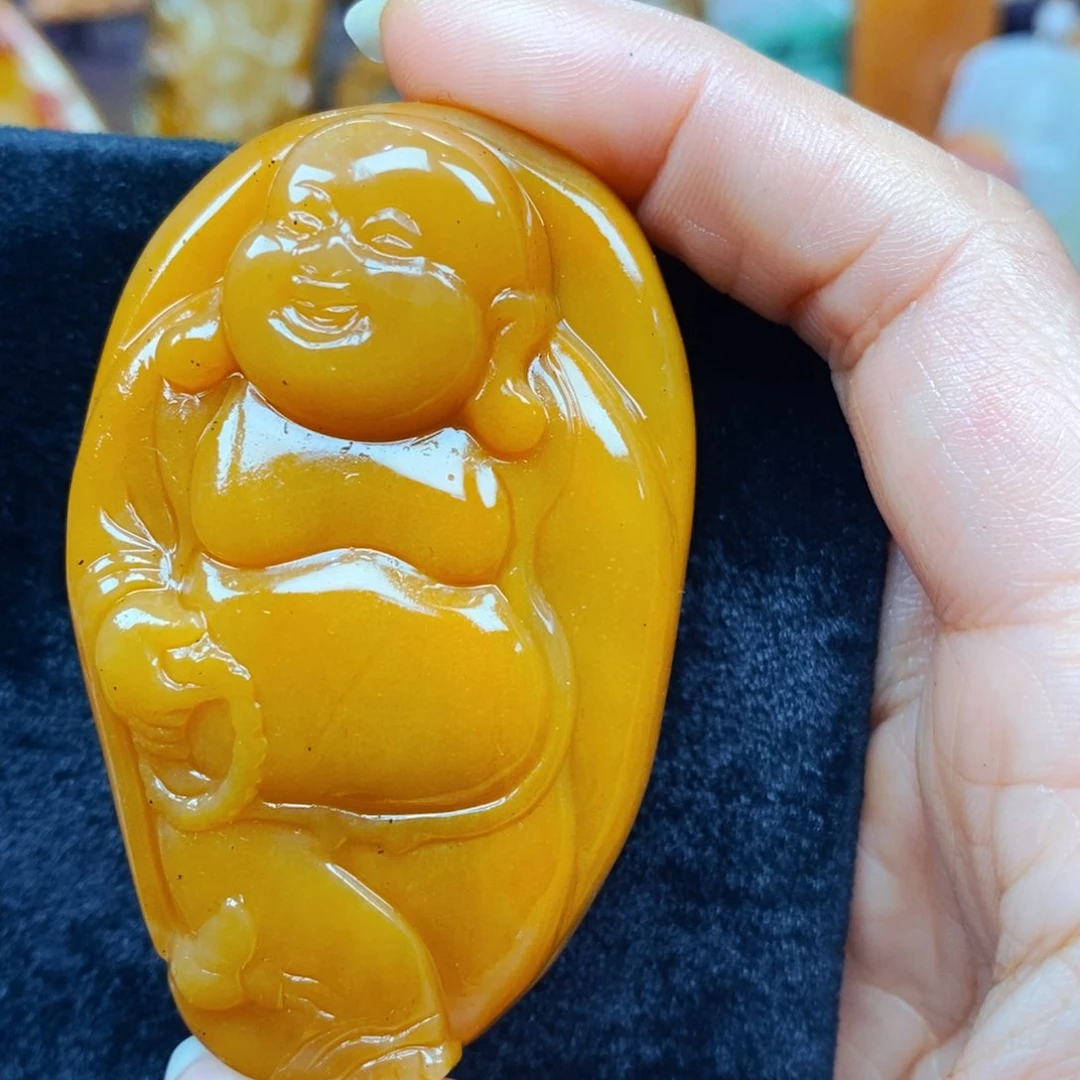 未镶嵌石英质玉（黄龙玉）颈饰