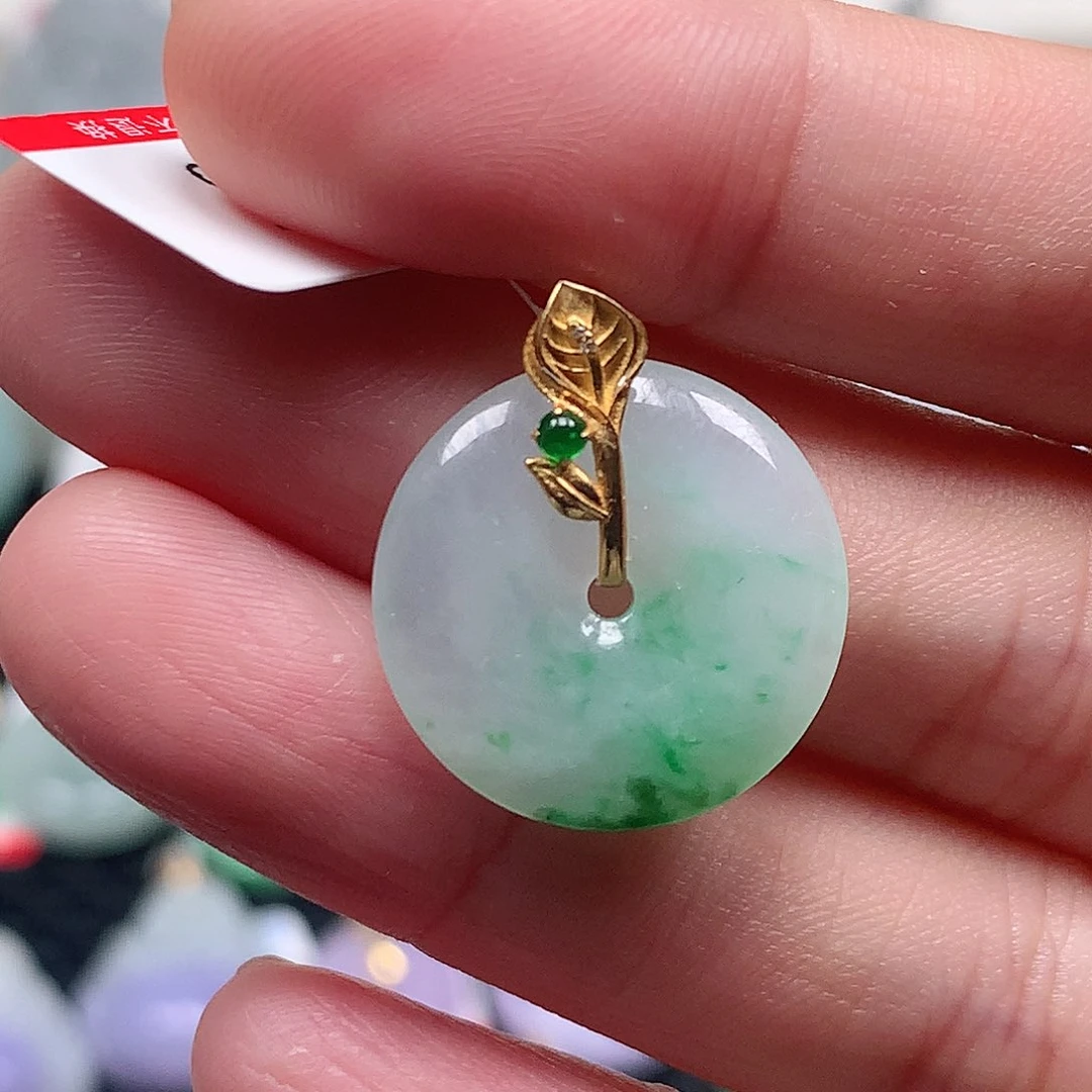 颈饰18K金镶嵌翡翠翡翠吊坠