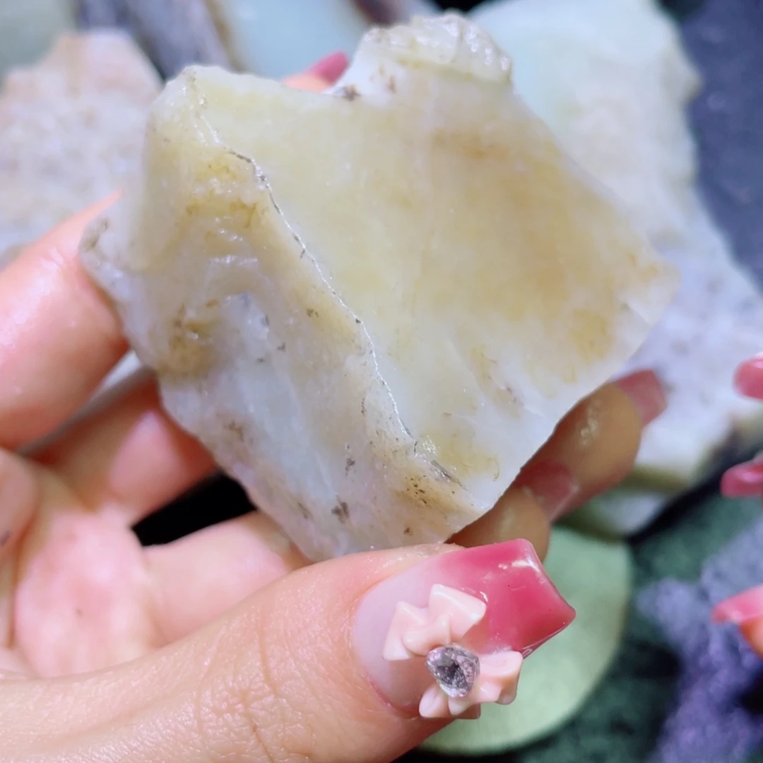 和田玉未镶嵌珠宝半成品