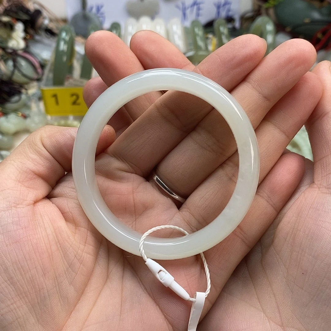 贺***贺和田玉未镶嵌手镯