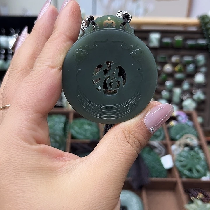 颈饰未镶嵌和田玉