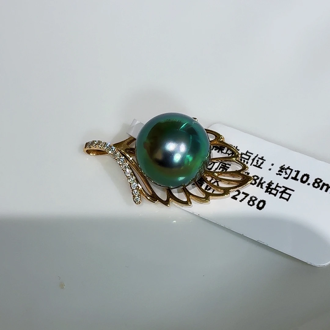 颈饰18K金镶嵌海水珍珠10-11mm