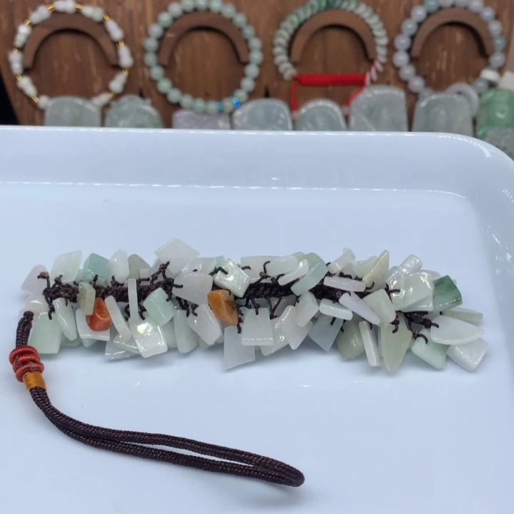 翡翠未镶嵌颈饰11