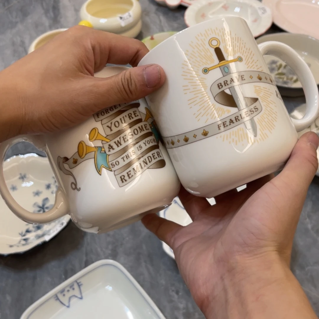 陶瓷微瑕餐具介意勿拍，满18飞！