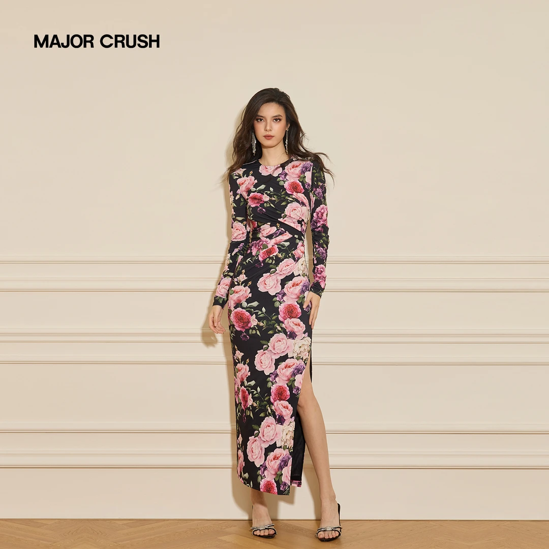 MAJOR CRUSH秋季新款显瘦印花修身时尚墨花凝香连衣裙6255