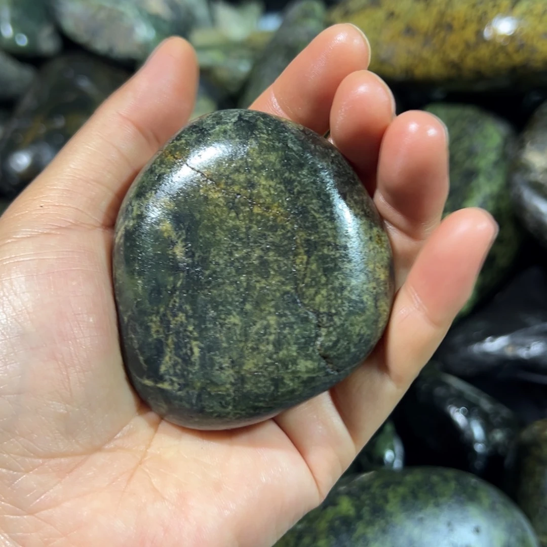 未镶嵌蛇纹石玉西藏藏玉药王石不**淡