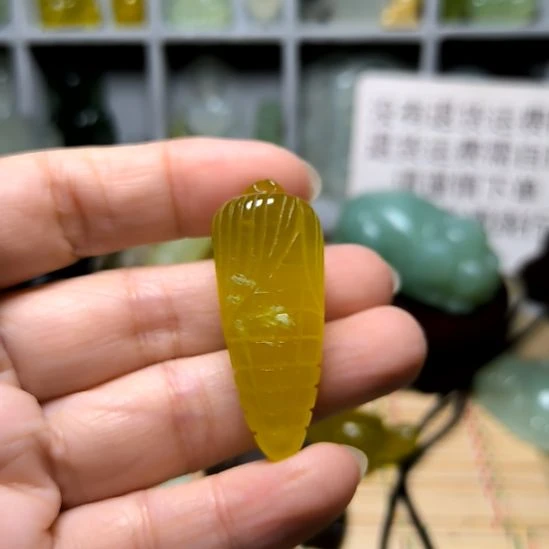 未镶嵌蛇纹石玉颈饰