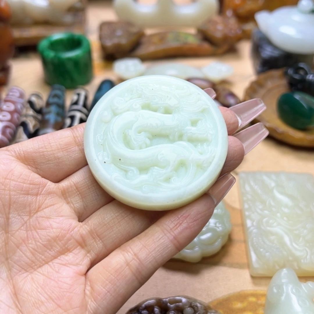 【闪购商品】蛇纹石玉颈饰未镶嵌