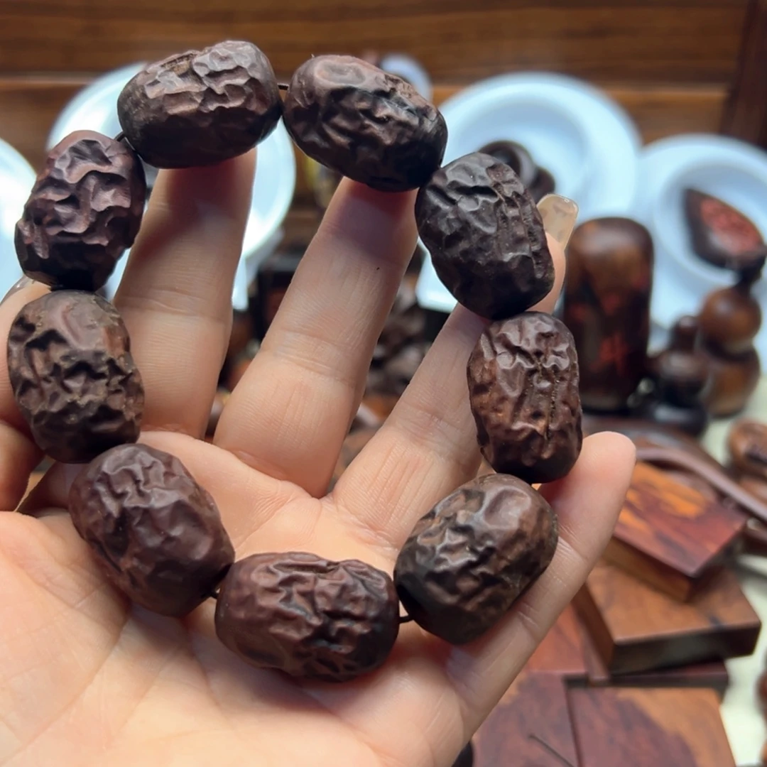 仁***枣木雷击枣木手串